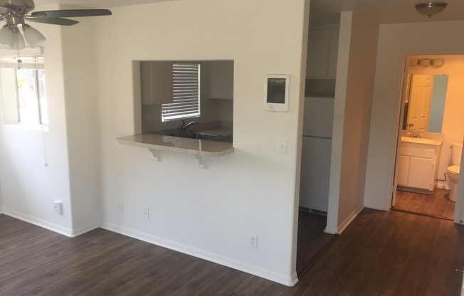 Studio, 1 bath, 350 sqft, $1,545, Unit 404
