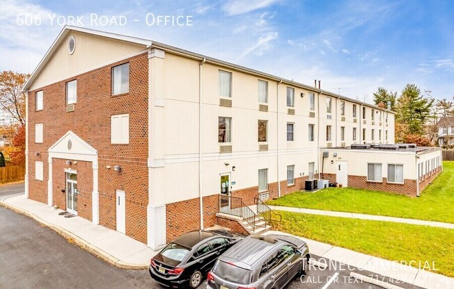 606 YORK RD
