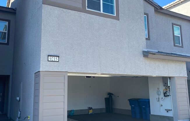 AMERICANA Property Mgmt - 3b-3b New Townhome in Sky Canyon / Sunstone Community