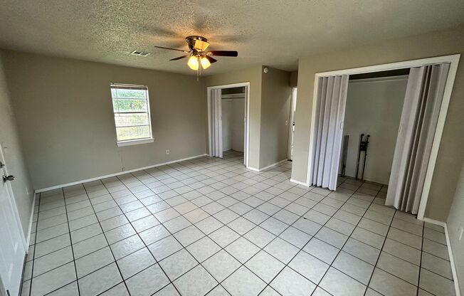 3 beds, 1 bath, $995