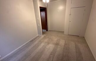 3 beds, 1 bath, $950