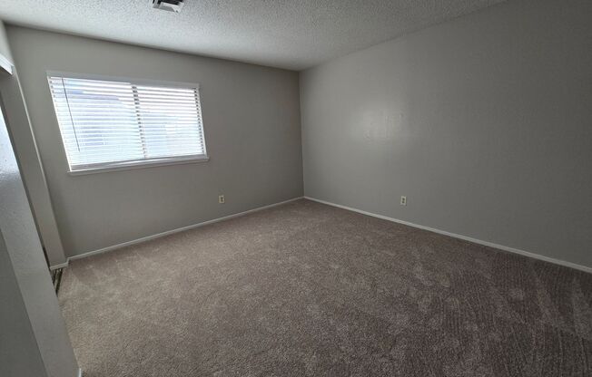 2 beds, 1.5 baths, 992 sqft, $1,350, Unit 900B