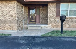 2 beds, 2 baths, $1,395