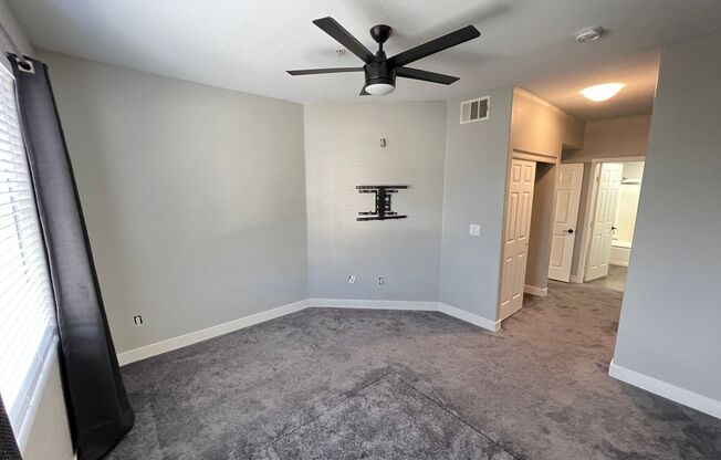 GUARD GATED CONDO W/ GARAGE