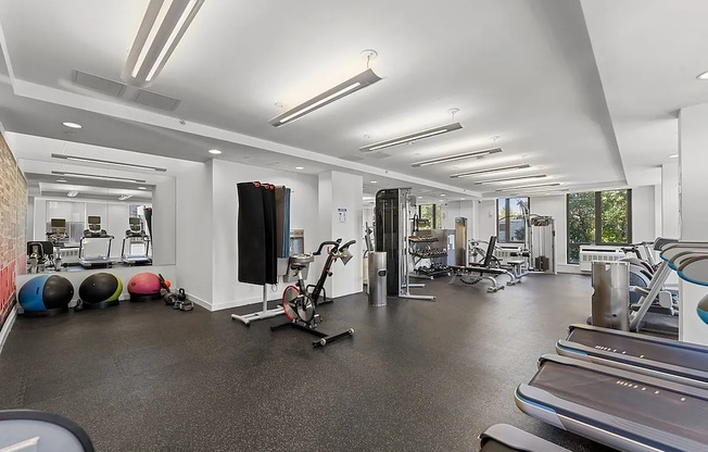 Studio, 1 bath, $2,795, Unit 18F