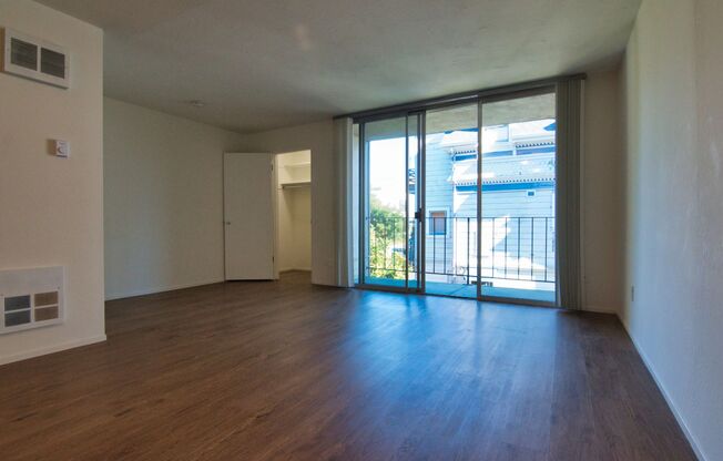 Studio, 1 bath, 475 sqft, $1,875, Unit Unit 303