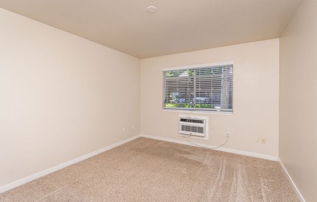 2 beds, 1 bath, 830 sqft, $1,950, Unit 16
