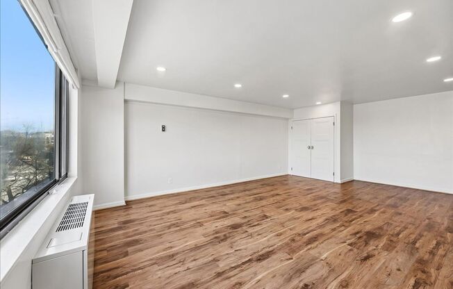 Large 1BR/1BA with Natural Light & Modern Finishes in Cleveland Park