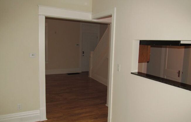 2 beds, 1 bath, 1,075 sqft, $1,200, Unit 403