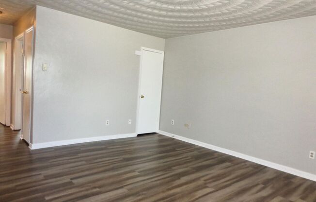 2 beds, 1 bath, 750 sqft, $1,150, Unit Unit 3