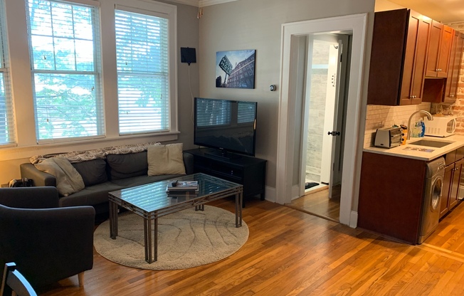 1 bed, 1 bath, $1,600