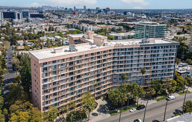 2 beds, 2 baths, 844 sqft, $4,200, Unit 516