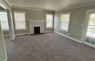2 beds, 1 bath, 780 sqft, $1,195, Unit 5302 Charlotte St.