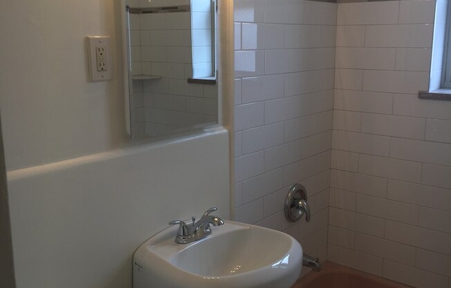 2 beds, 1 bath, $1,795, Unit 411C