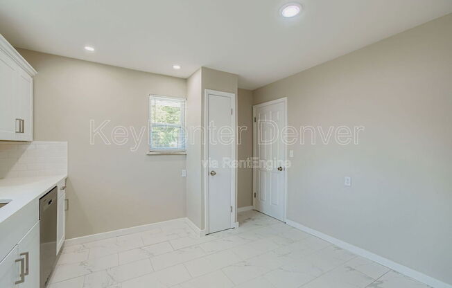 10922 E 4 WAY