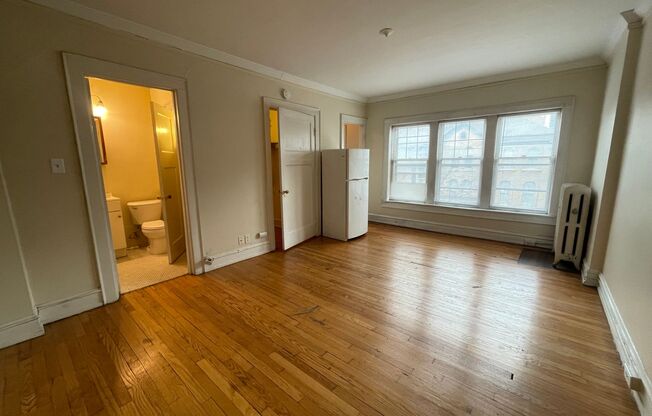 Studio, 1 bath, $825, Unit 304