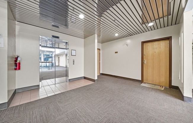 1 bed, 1 bath, 440 sqft, $2,100, Unit U106