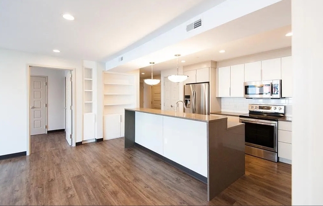 2 beds, 2 baths, $4,250, Unit Unit 209