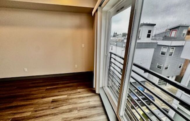 Studio, 1 bath, 288 sqft, $1,395, Unit 416