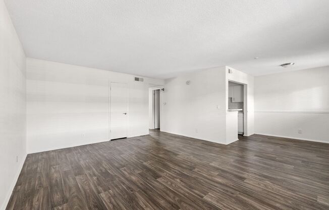 2 beds, 1 bath, 850 sqft, $1,395