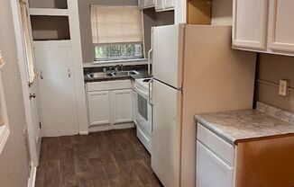 1 bed, 1 bath, $1,150, Unit Rear