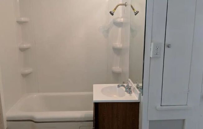 MET - 2727 N 65th St