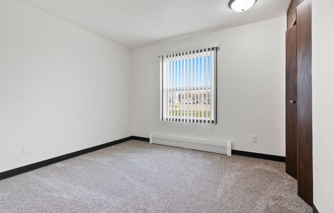 2 beds, 1 bath, $1,099.99, Unit 1650-16