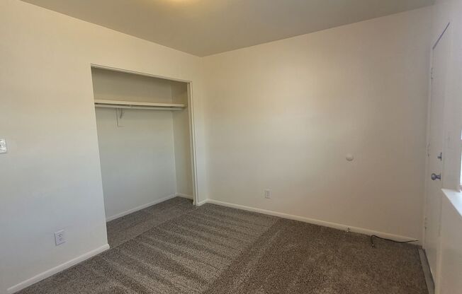 2 beds, 1 bath, 675 sqft, $708, Unit 430 Winfield-Unit 03