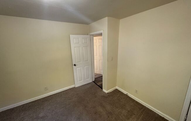 2 beds, 1 bath, $695