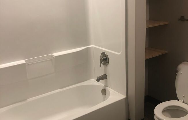 Studio, 1 bath, 651 sqft, $1,355, Unit B01