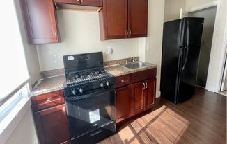 2 beds, 1 bath, $1,600