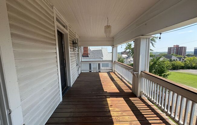 479 UNIVERSITY SPG ST