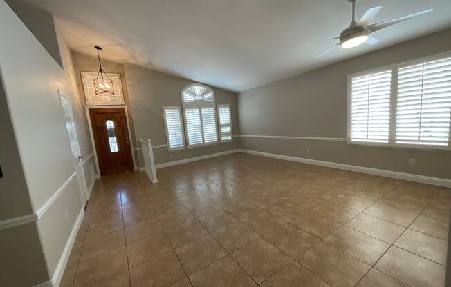 Great home in the South Shores community 1stroy