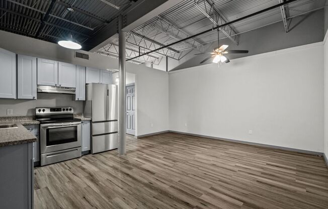 2 beds, 1 bath, 750 sqft, $1,175, Unit 219