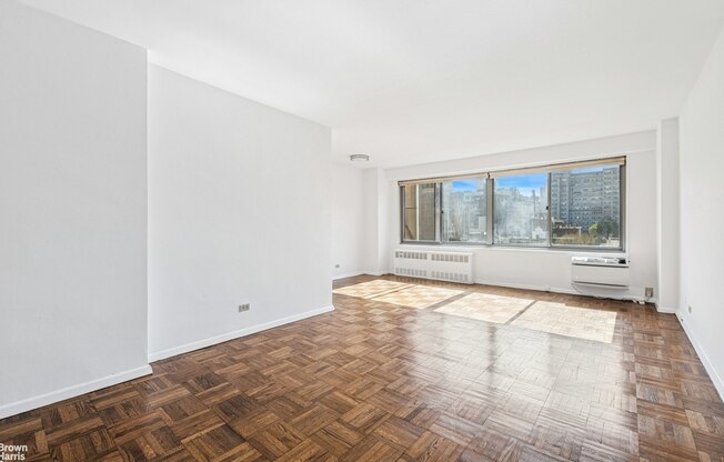 175 W 12 ST