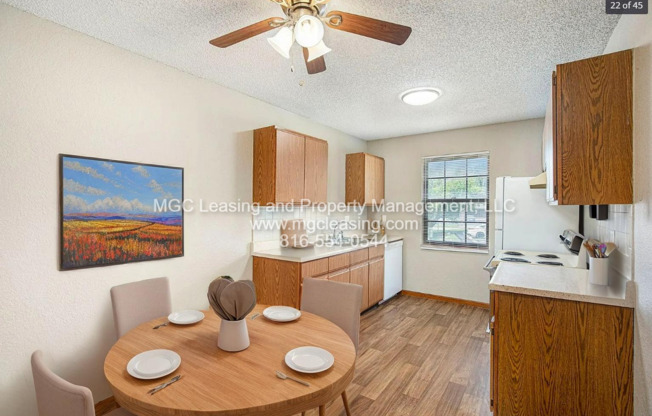 224-234 NW Woods Chapel Rd