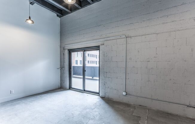 1 bed, 1 bath, 875 sqft, $1,400, Unit A215
