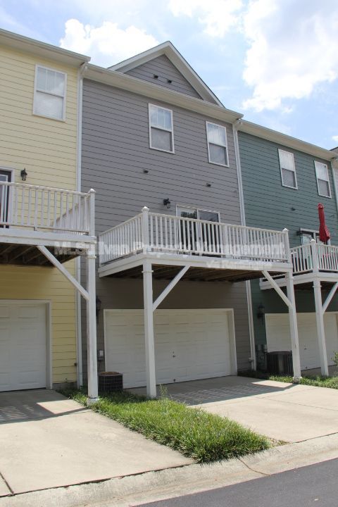 338 KINELLAN LN