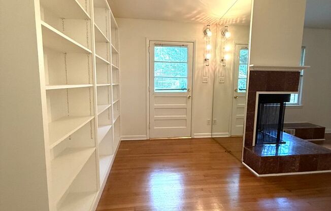 Vintage ranch with loads of charm!