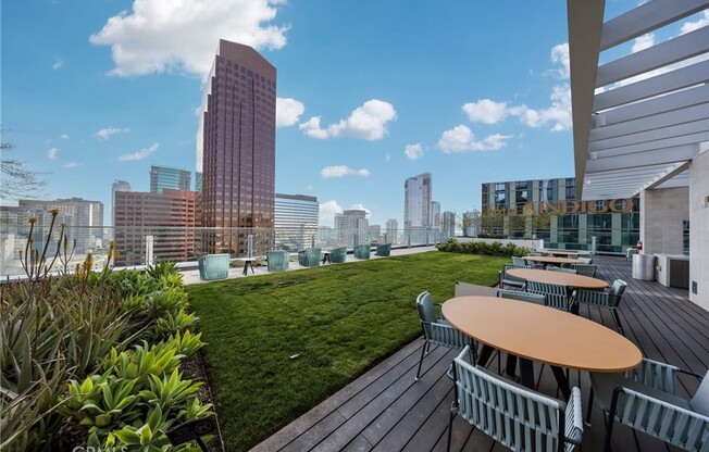 2 beds, 2 baths, 1,305 sqft, $5,150, Unit 2511