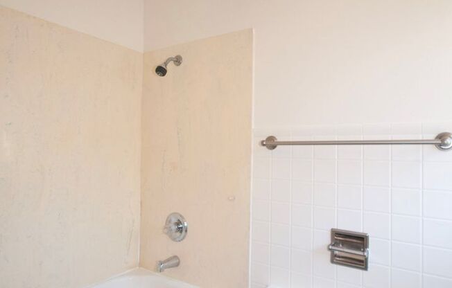 Broadmoor Manor (112)