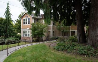 2 Bed 2 Bath Nelson Ridge Condo - Close to Everything!