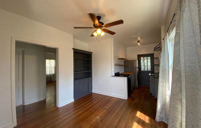 2 beds, 1 bath, $1,695