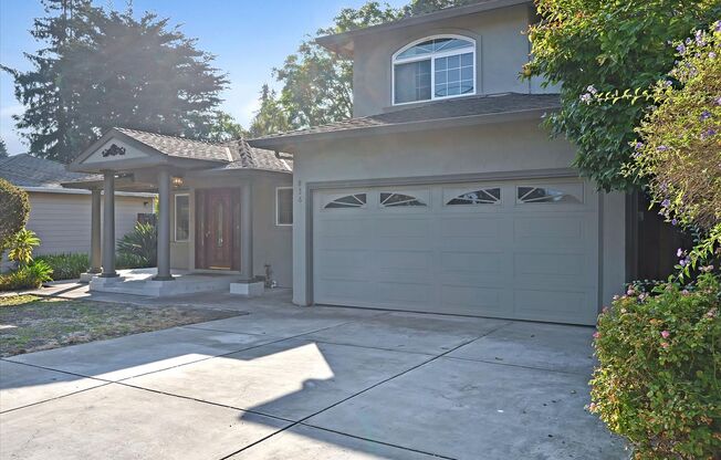 Luxurious Single Family Home in Desirable Palo Alto!