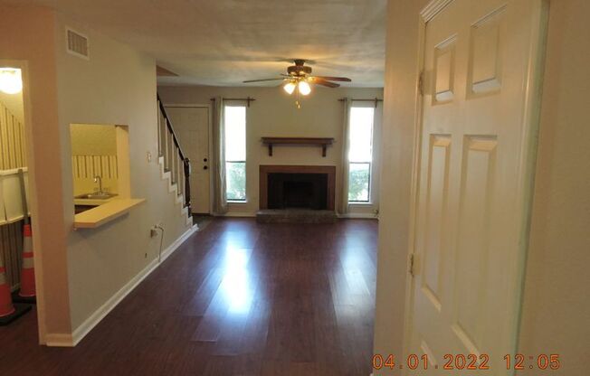 Great Condo Close to Southgates of  LSU