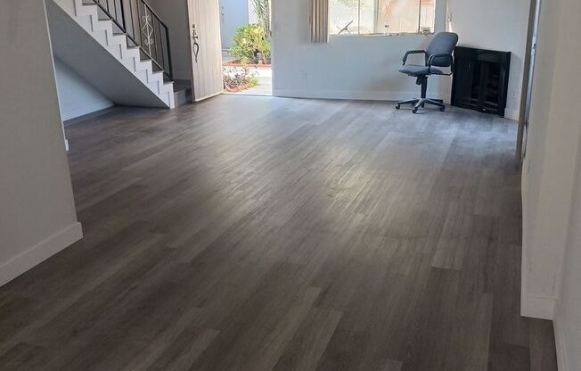 7107 Kester Ave Apmts - Van Nuys