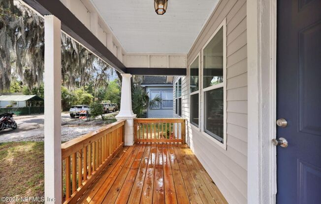 Charming 2-Bed, 1-Bath House