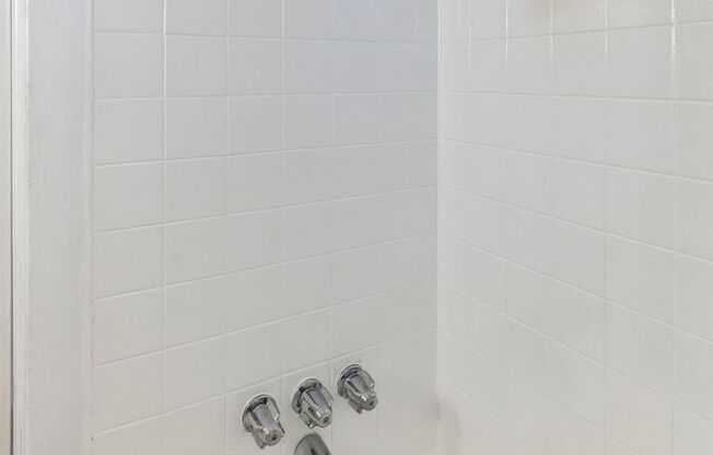 1 bed, 1 bath, 600 sqft, $1,150, Unit 3D