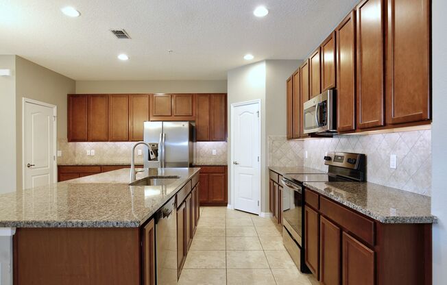 Gorgeous 3/2.5 Modern Townhome with 1 Car Garage in the Highly Desirable Thornbrooke Community - Sanford!