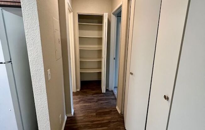 2 beds, 2 baths, 948 sqft, $1,795, Unit 52
